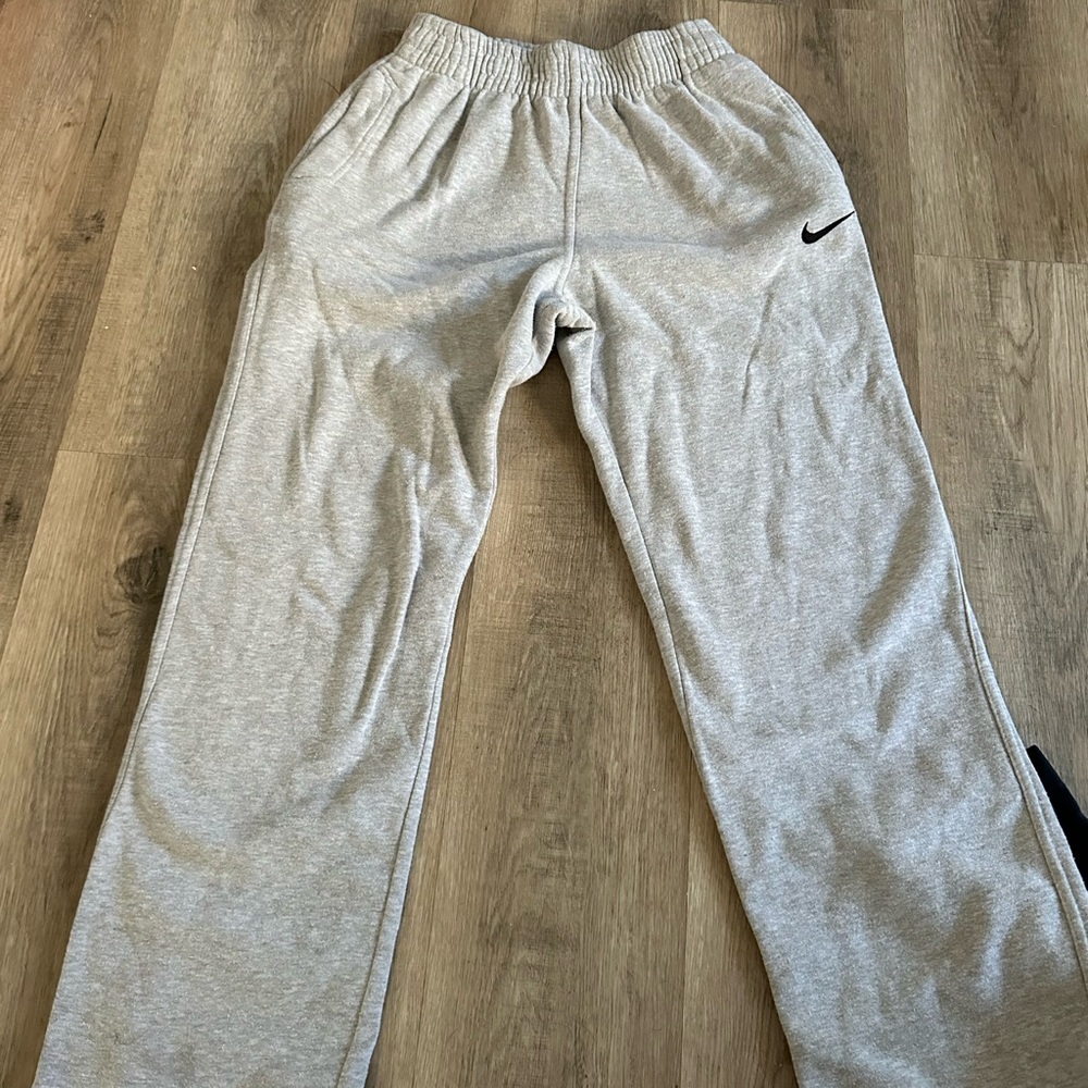 nike wide leg sweatpants